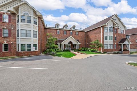 561 Sarah Lane 103 Creve Coeur MO 63141