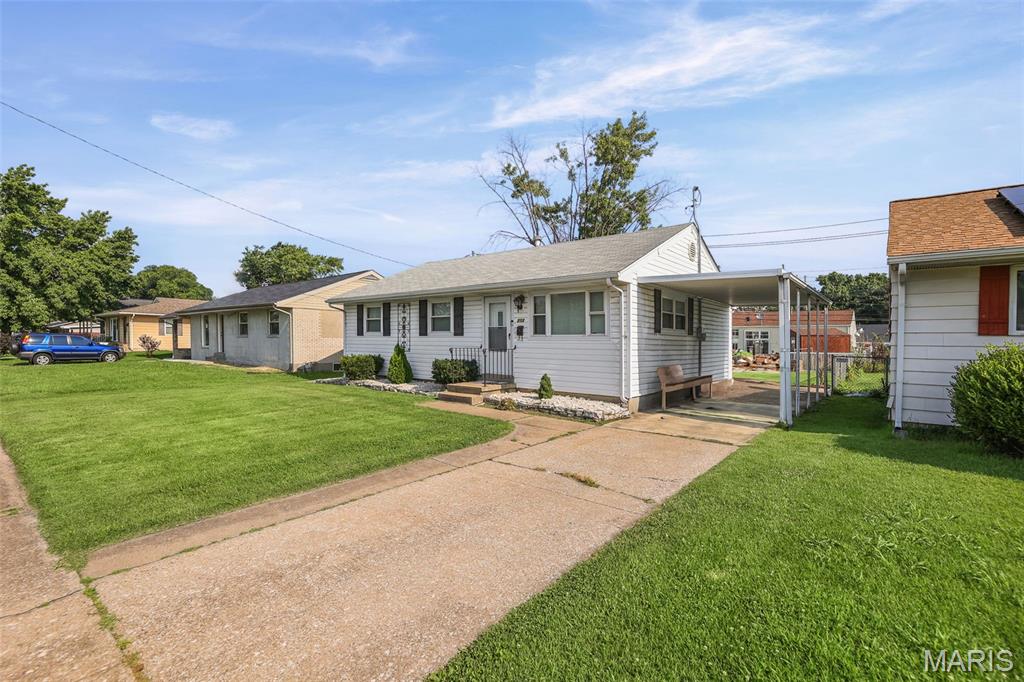 Photo 1 of 31 — 213 Briarwood Drive, Granite City, IL 62040