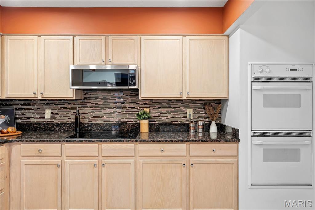 Coeur De Royale Condo Ph Iii - Residential