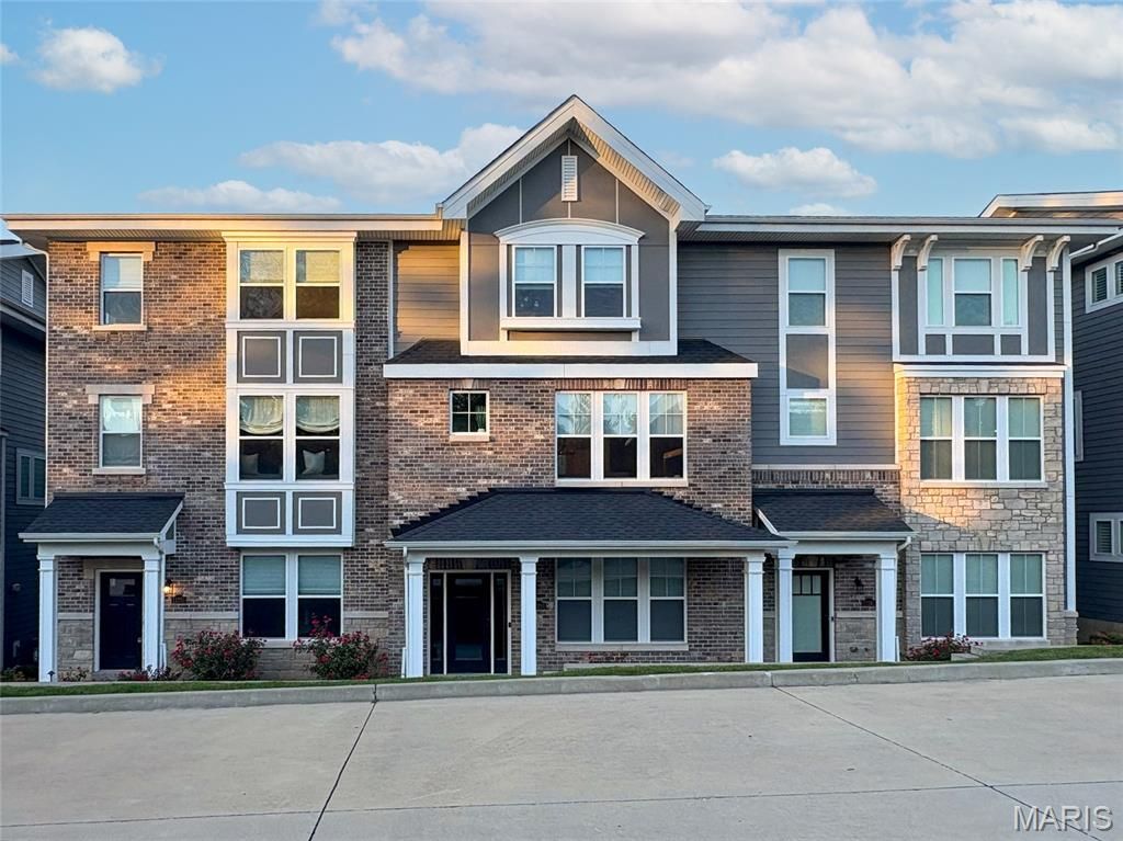 Photo of 11255 Talamore Circle #13, St Louis, MO 63131 (MLS # 25071684)