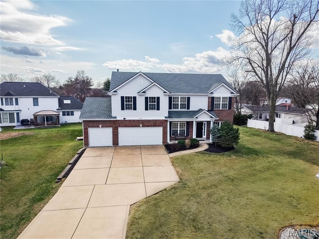 Photo of 2352 The Courts Drive, Chesterfield, MO 63017 (MLS # 26001656)