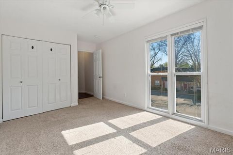 Tiny photo for 1129 Rue La Ville WALK #1129, Creve Coeur, MO 63141 (MLS # 26027533)