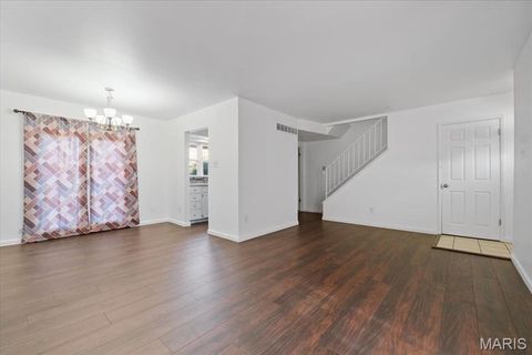 Tiny photo for 1129 Rue La Ville WALK #1129, Creve Coeur, MO 63141 (MLS # 26027533)