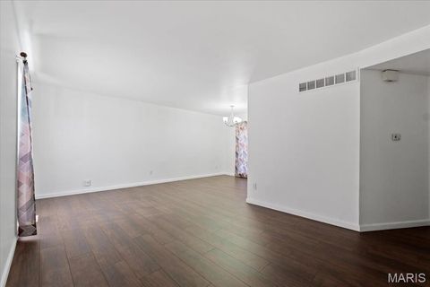 Tiny photo for 1129 Rue La Ville WALK #1129, Creve Coeur, MO 63141 (MLS # 26027533)