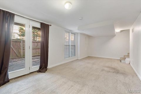 Tiny photo for 1129 Rue La Ville WALK #1129, Creve Coeur, MO 63141 (MLS # 26027533)