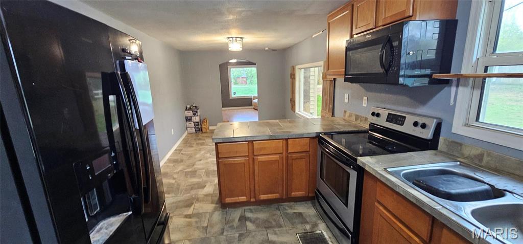 De Soto, Missouri 63020, United States, 2 Bedrooms Bedrooms, ,1 BathroomBathrooms,Residential,Pending,102257