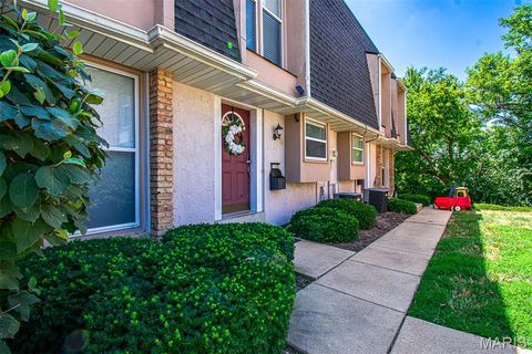 Tiny photo for 1157 Rue La Chelle Walk #1157, Creve Coeur, MO 63141 (MLS # 25057269)