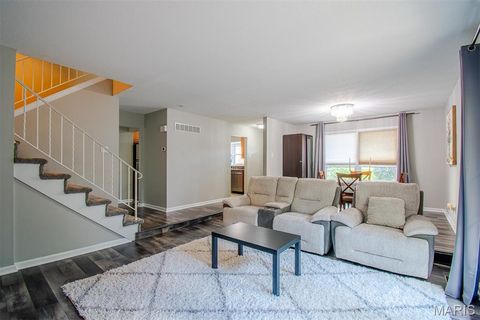 Tiny photo for 1157 Rue La Chelle Walk #1157, Creve Coeur, MO 63141 (MLS # 25057269)