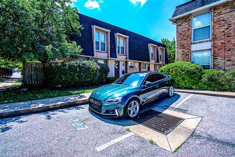 Tiny photo for 1157 Rue La Chelle Walk #1157, Creve Coeur, MO 63141 (MLS # 25057269)