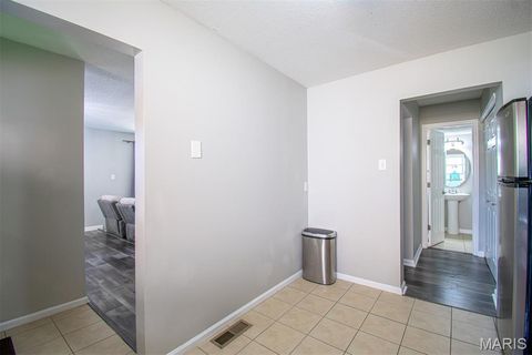 Tiny photo for 1157 Rue La Chelle Walk #1157, Creve Coeur, MO 63141 (MLS # 25057269)