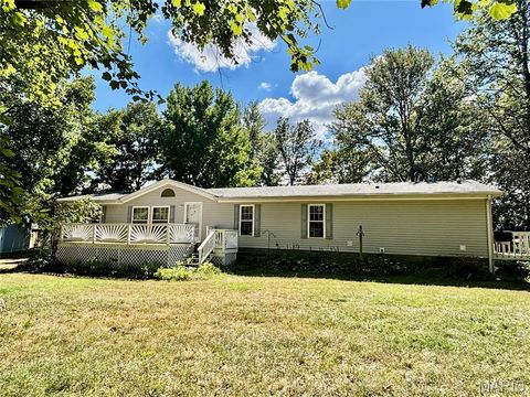 20754 Emerald Road Carlyle IL 62231