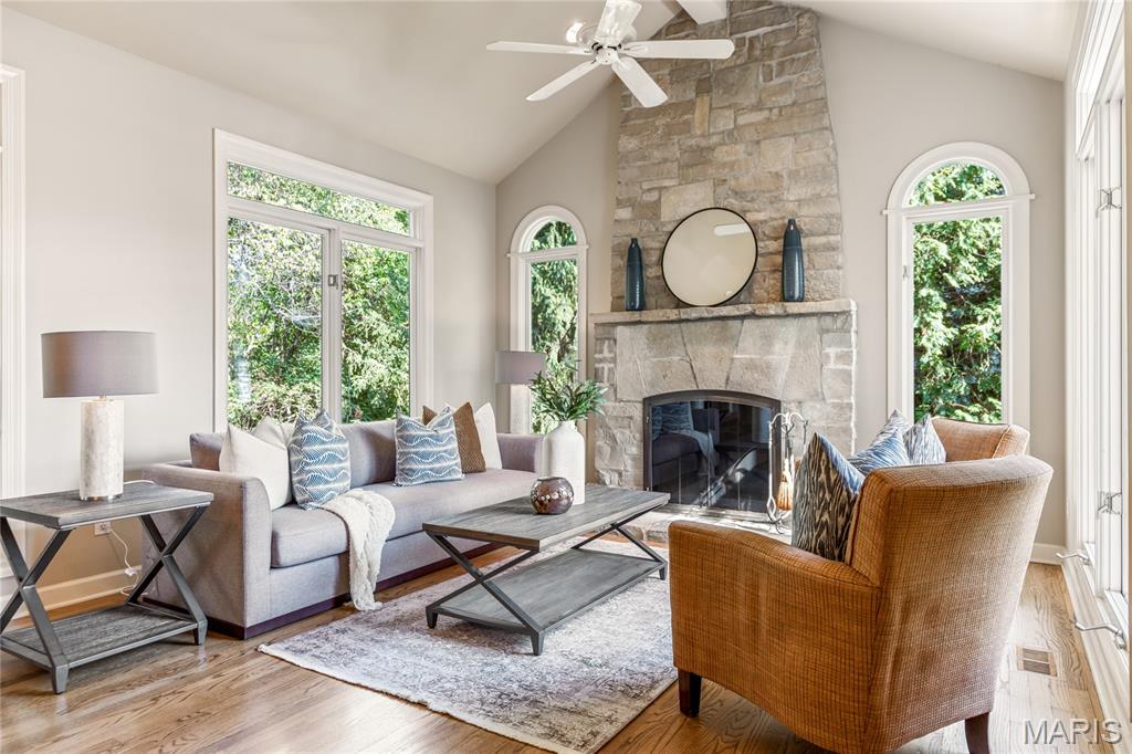 Manderleigh Of Town & Country One - Residential