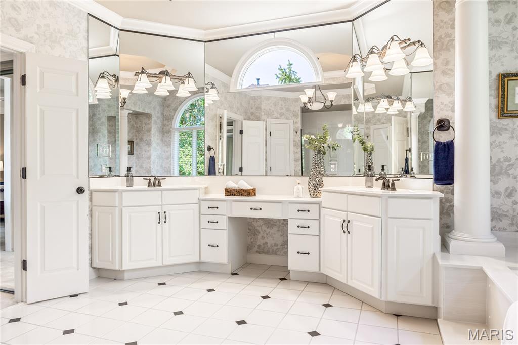 Manderleigh Of Town & Country One - Residential