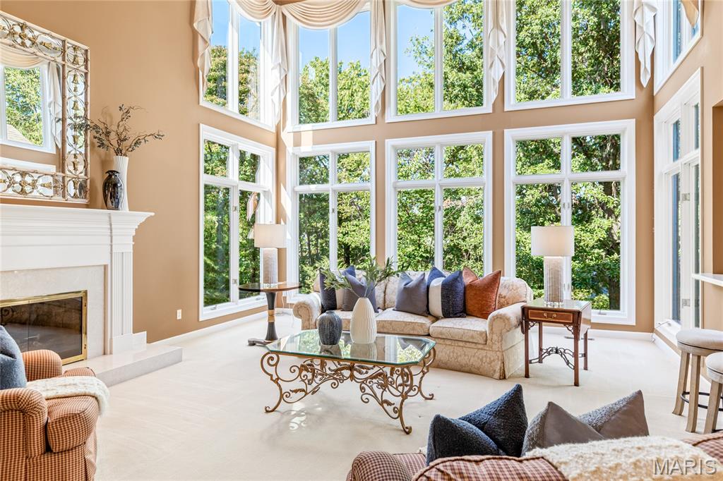 Manderleigh Of Town & Country One - Residential