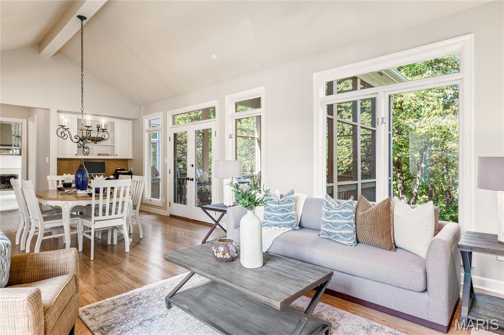 Manderleigh Of Town & Country One - Residential