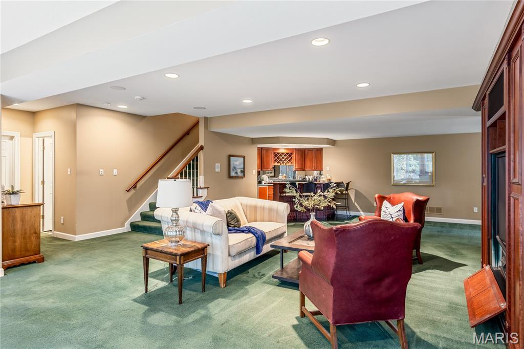 Manderleigh Of Town & Country One - Residential