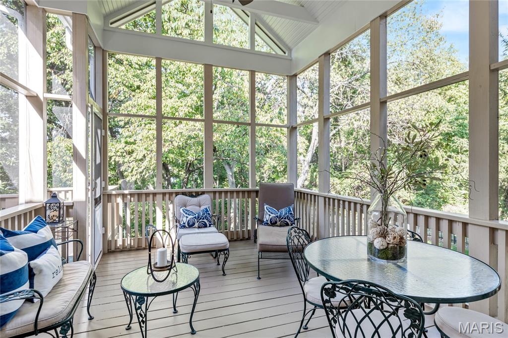 Manderleigh Of Town & Country One - Residential