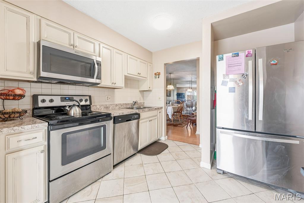 Lin Capri Condo - Residential