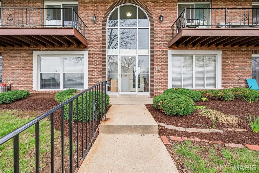 Photo of 10308 Forest Brook Lane #H, St Louis, MO 63146 (MLS # 26020270)