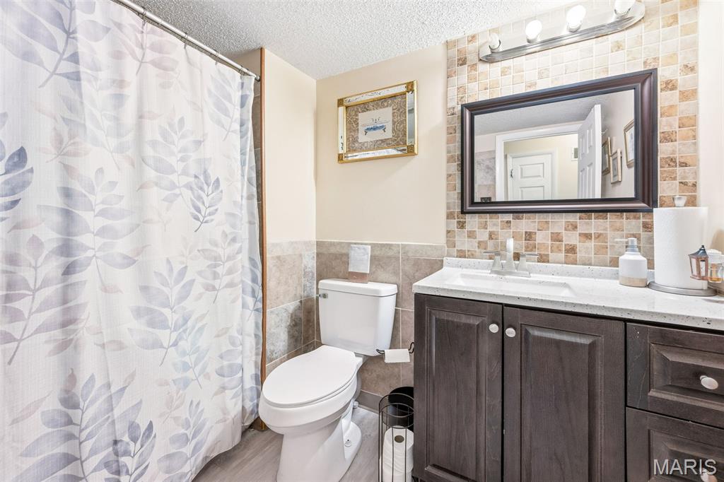 Lin Capri Condo - Residential