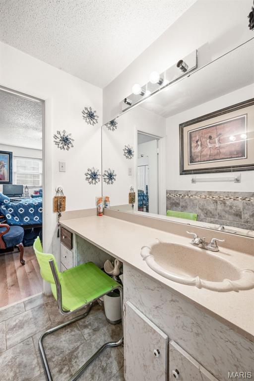 Lin Capri Condo - Residential