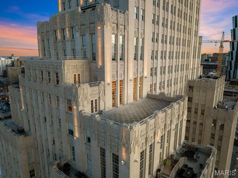 Photo of 232 N Kingshighway Boulevard #1903, St Louis, MO 63108 (MLS # 26000693)