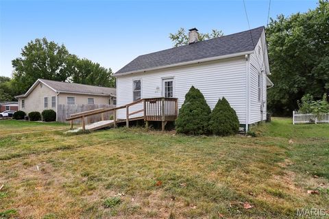 308 E Benton Street Mount Olive IL 62069