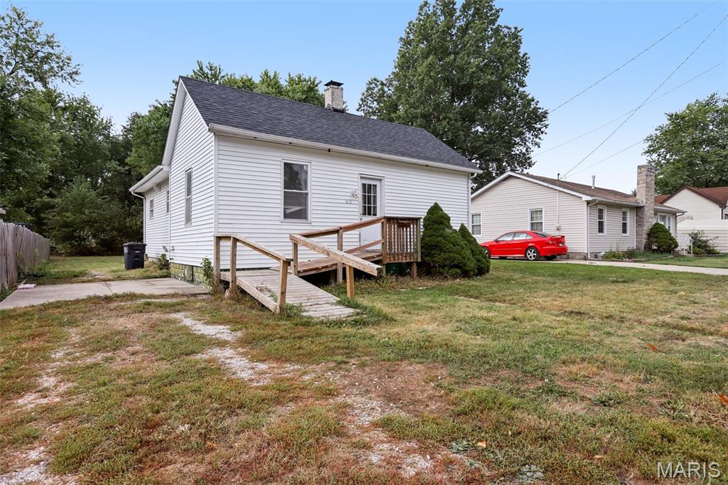 308 E Benton Street