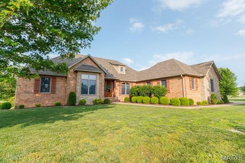 Photo of 929 CASTLE ROCK AVE Avenue, Lebanon, MO 65536 (MLS # 26028190)