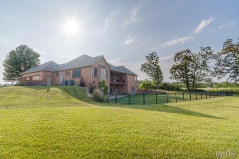 Tiny photo for 929 CASTLE ROCK AVE Avenue, Lebanon, MO 65536 (MLS # 26028190)