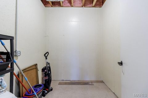 Tiny photo for 929 CASTLE ROCK AVE Avenue, Lebanon, MO 65536 (MLS # 26028190)