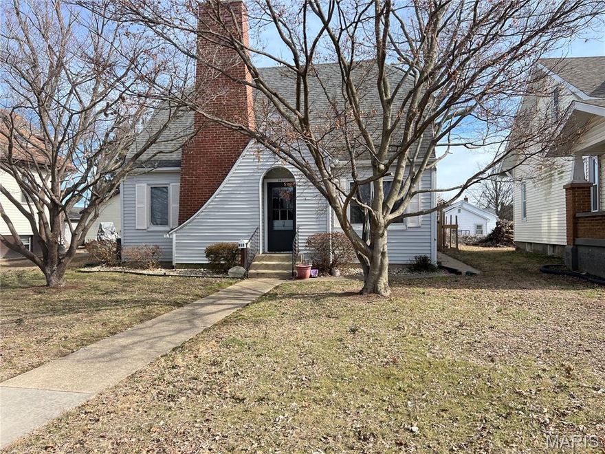 “Our Place” is exactly what you’ll be saying when you step inside this charming 3-bedroom, 1 1/2-
bath, 1½-story home located in the heart of town. This inviting home features a spacious living
room with a cozy fireplace, a great kitchen perfect for gathering, and a formal dining area ideal
for hosting family and friends. The unfinished basement offers endless possibilities — ready for
you to design and finish to suit your style and needs. Step outside and fall in love with the private
backyard oasis. With warmer weather on the way, you’ll appreciate the patio space and privacy
— perfect for relaxing or entertaining in every season. Alley access leads to a detached garage
for added convenience. Don’t miss your opportunity to make this house your place. Call today to schedule your private showing and see how you can make it yours!