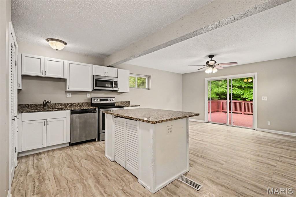 1555 Ville Gloria Lane