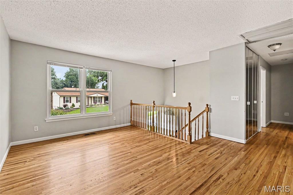 1555 Ville Gloria Lane