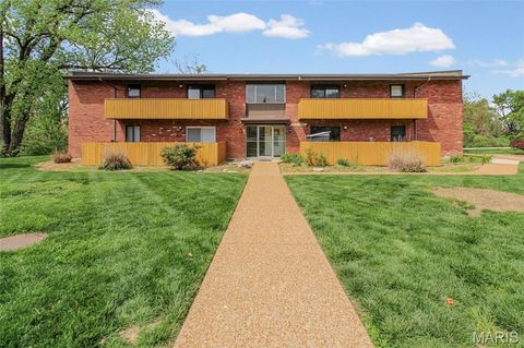 Photo of 1190 Calley Drive #B, St Louis, MO 63125 (MLS # 26023256)