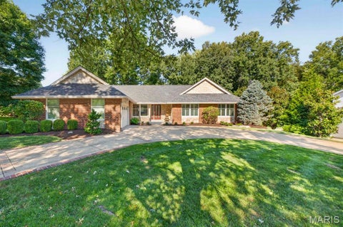 Photo of 14641 Pine Orchard Court, Chesterfield, MO 63017 (MLS # 26059943)