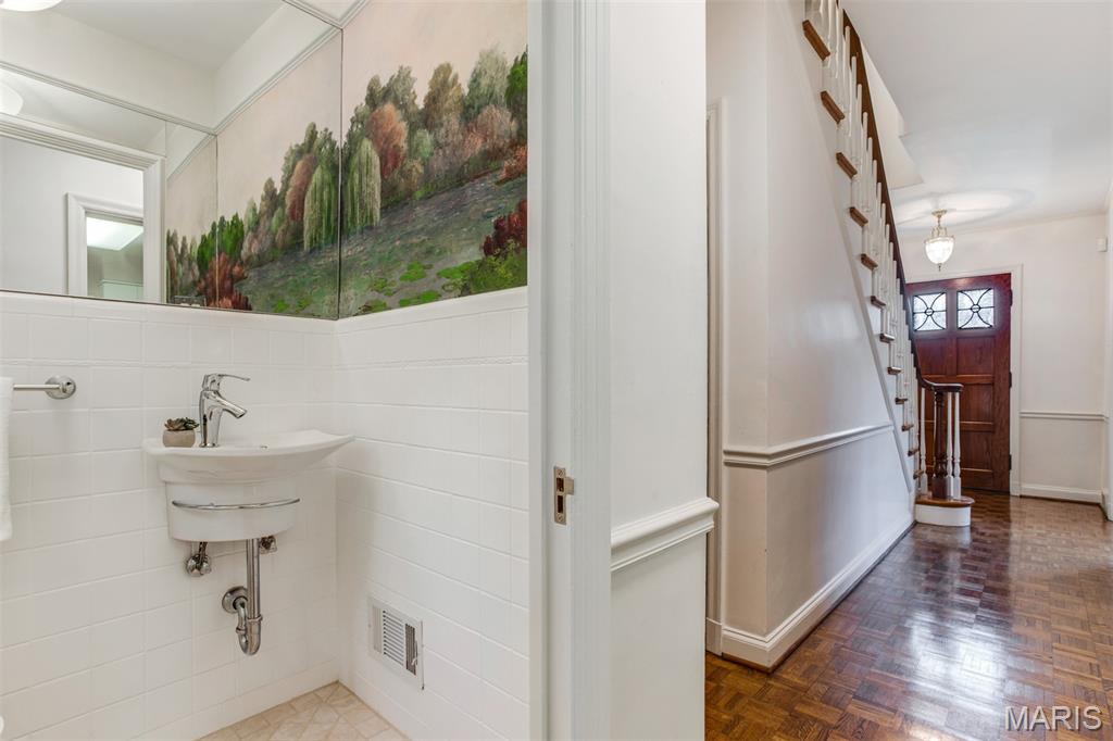 Mc Knight Acres Add - Residential