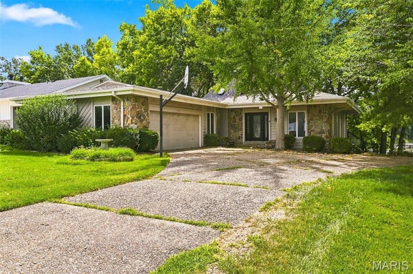 4 HARBOR POINT CT, LAKE ST LOUIS, MO 63367 - Image 9a64e4e302a6c4182f2271a6f7ecb6e0/3336793326