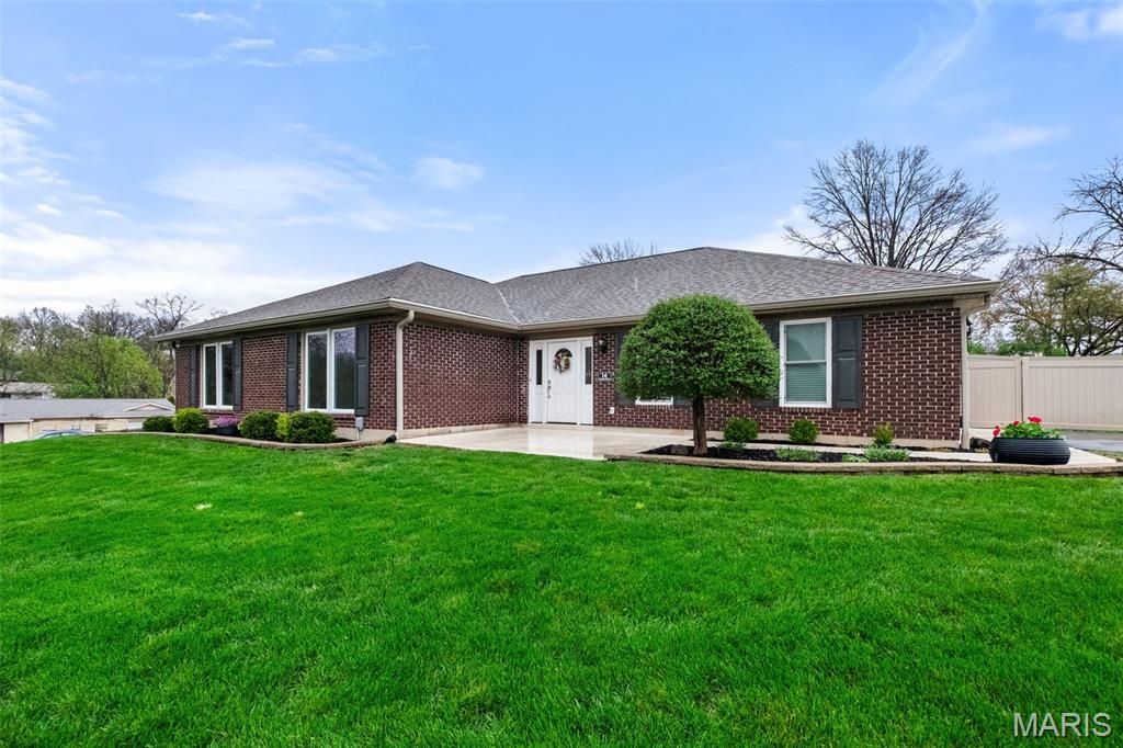 Photo of 16 Nicolet Drive, Manchester, MO 63011 (MLS # 26018657)