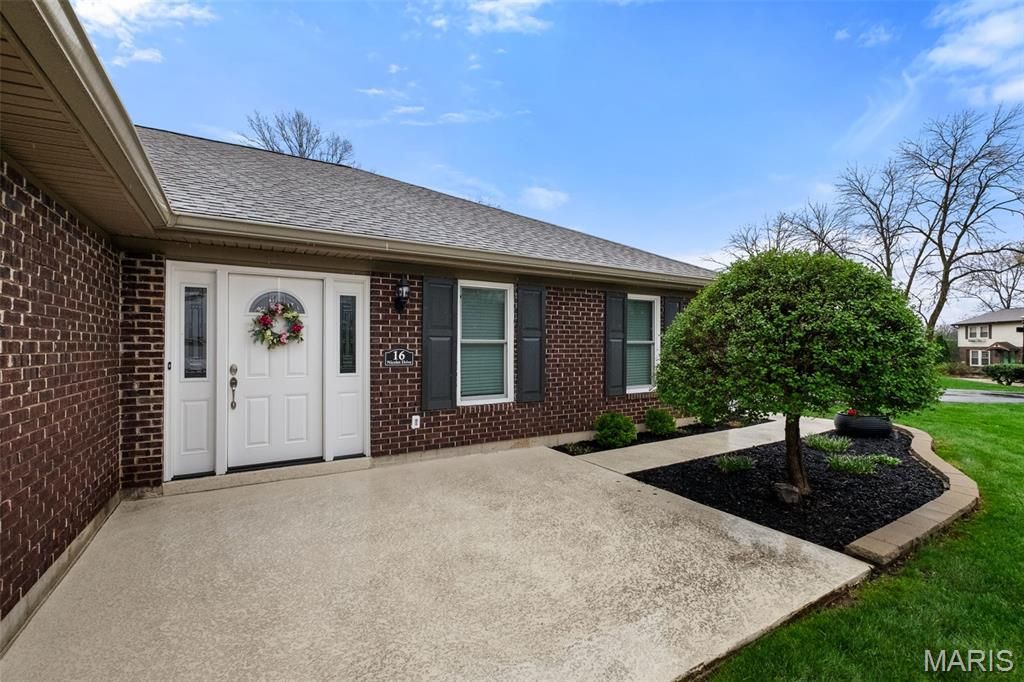Photo of 16 Nicolet Drive, Manchester, MO 63011 (MLS # 26018657)