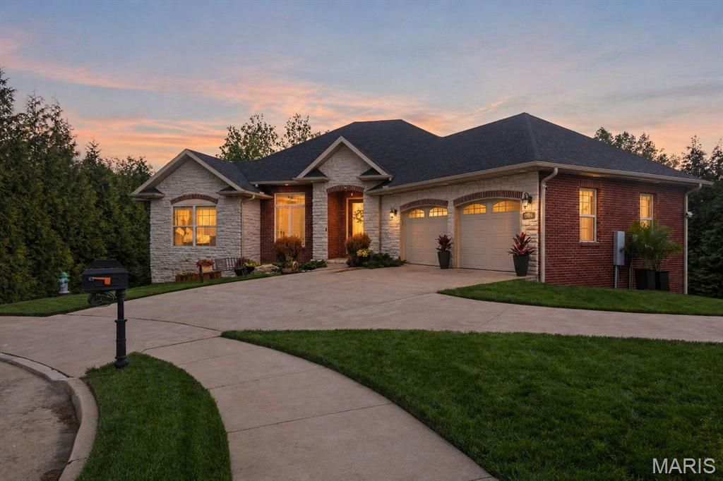 Photo of 1204 Stablestone Lane, Columbia, MO 65201 (MLS # 26022545)