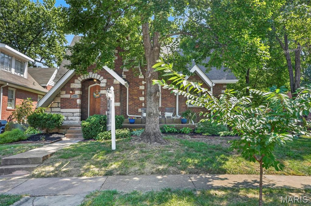 Photo of 1060 Purdue Avenue, University City, MO 63130 (MLS # 26053175)