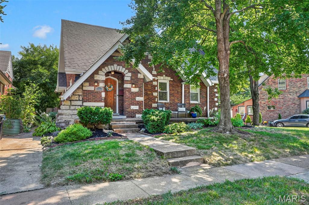 Photo of 1060 Purdue Avenue, University City, MO 63130 (MLS # 26053175)