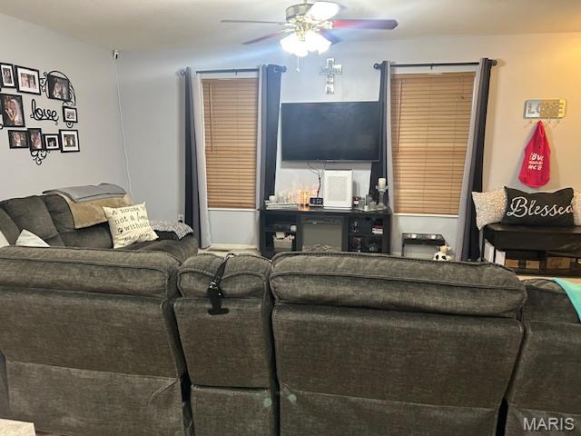 Troy, Missouri 63379, United States, 3 Bedrooms Bedrooms, ,2 BathroomsBathrooms,Residential,Pending,235913