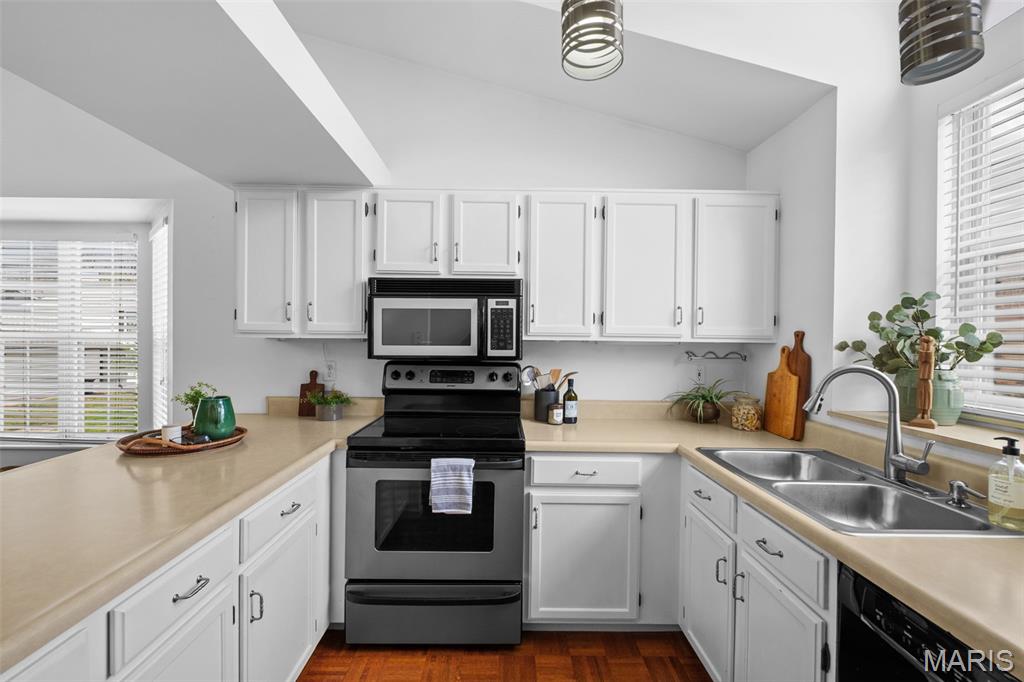 Sherwood Manor Two Of Bennington - Residential