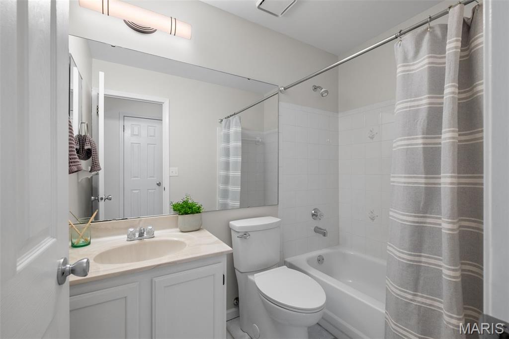 Sherwood Manor Two Of Bennington - Residential