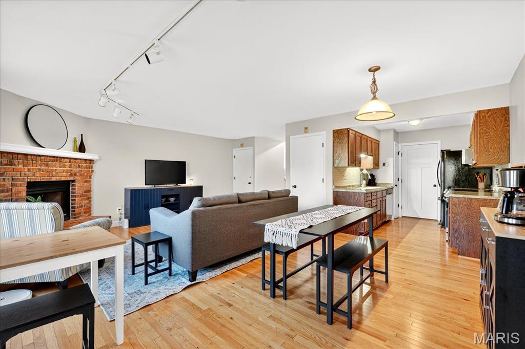 Maryland Heights, Missouri 63043, United States, 2 Bedrooms Bedrooms, ,3 BathroomsBathrooms,Residential,Active,235718