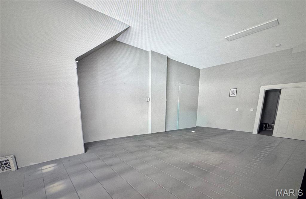 Goethe Add - Commercial Lease