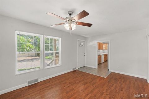Tiny photo for 824 N Forest Avenue, Webster Groves, MO 63119 (MLS # 26038745)