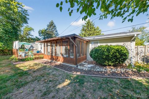 Tiny photo for 540 S Jefferson Street, Florissant, MO 63031 (MLS # 25068748)